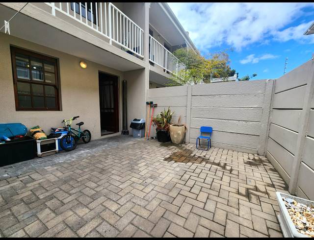 2 BEDROOM APARTMENT SOLD IN RICHMOND ESTATE